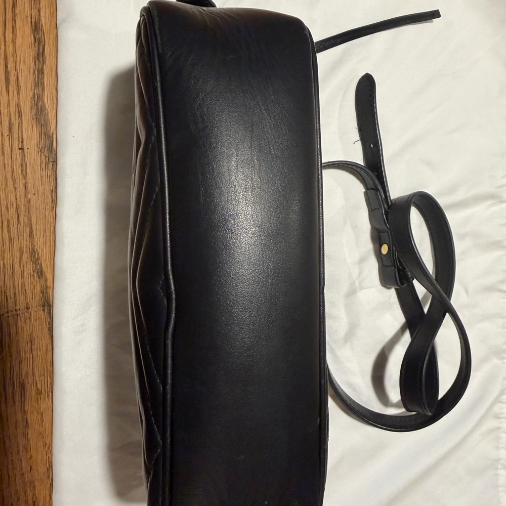 Gucci Black Quilted Leather Crossbody with Gold GG Emblem - Picture 3 of 4